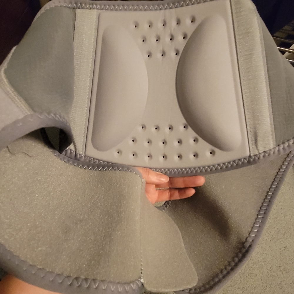 Lower back support 1 size fits all grey